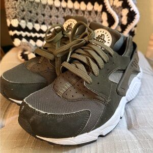 Nike Air Olive Athletic Shoes